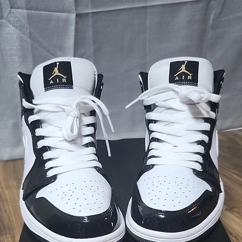 Jordan Black and Gold Sneakers - Picture 5 of 5